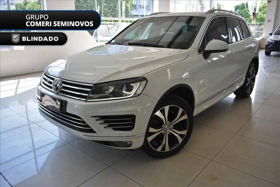 VOLKSWAGEN TOUAREG 4.2 R LINE V8 32V GASOLINA 4P TIPTRONIC VOLKSWAGEN TOUAREG 4.2 R LINE V8 32V GASOLINA 4P TIPTRONIC